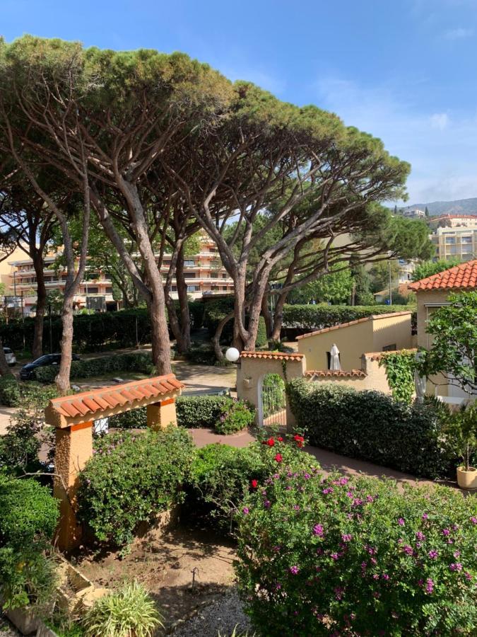 Hotel Beau Rivage Le Lavandou Kültér fotó