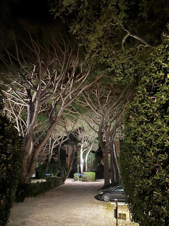 Hotel Beau Rivage Le Lavandou Kültér fotó
