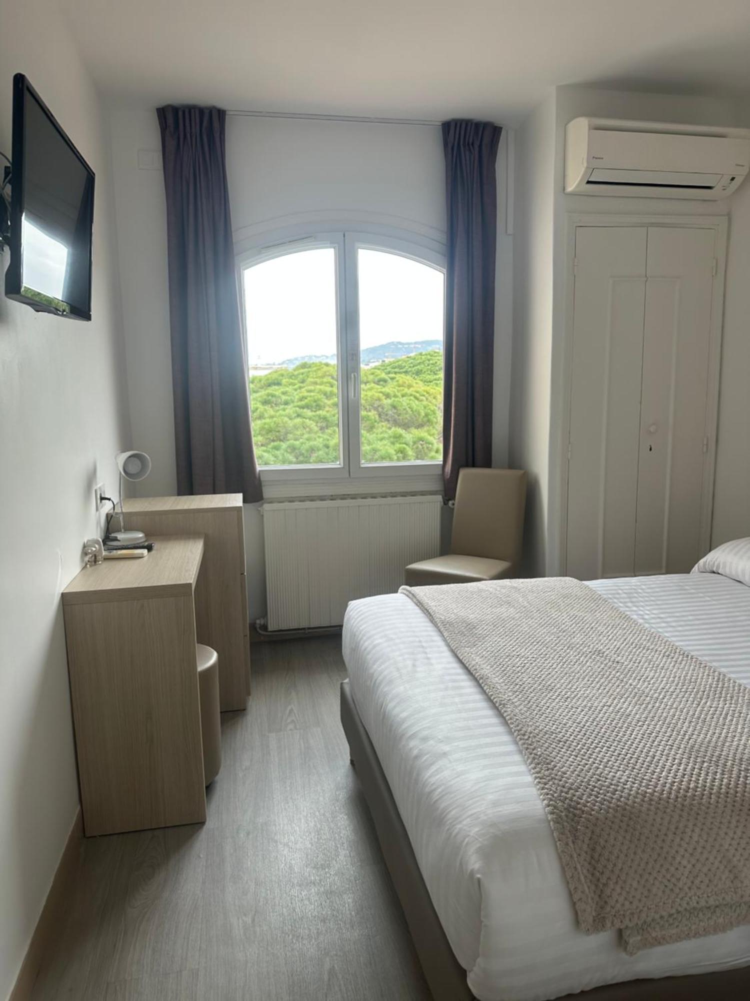 Hotel Beau Rivage Le Lavandou Kültér fotó