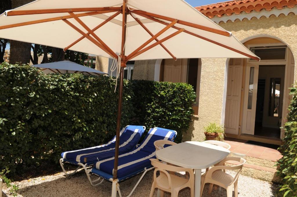 Hotel Beau Rivage Le Lavandou Szoba fotó