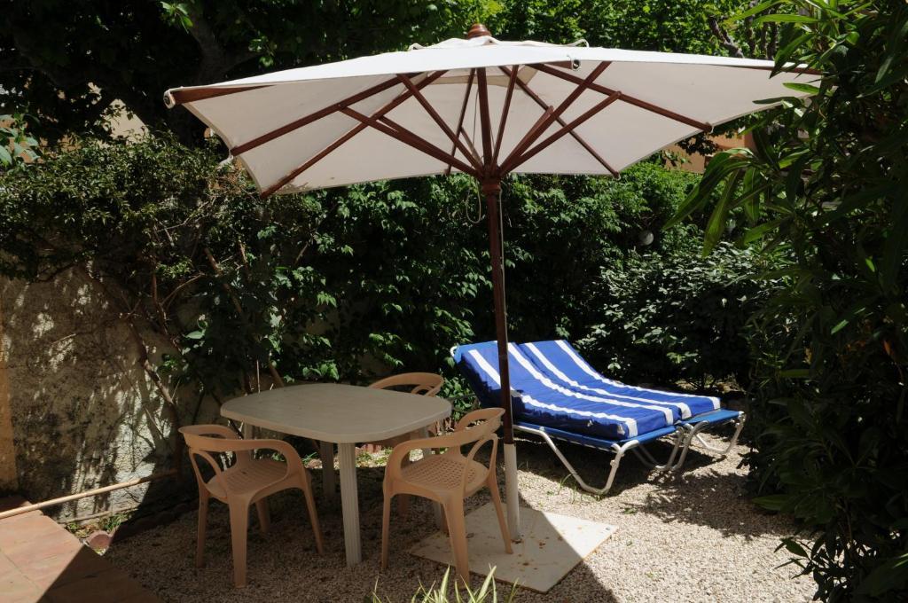 Hotel Beau Rivage Le Lavandou Szoba fotó